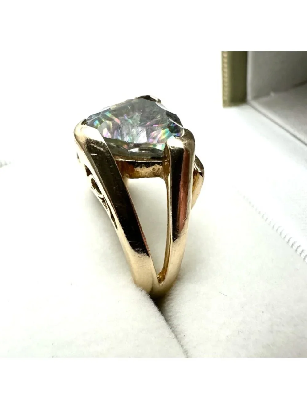 Vintage 14K Gold Diamond & Trillion Mystic Topaz Color Changing Gemstone Ring